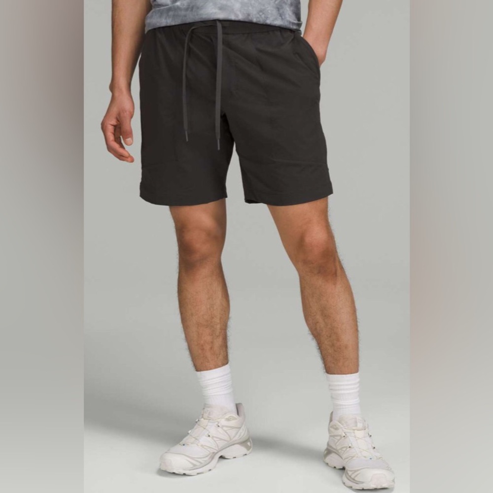 Lululemon Bowline Short 8" *Stretch Ripstop
Graphite Grey (2022) Like New